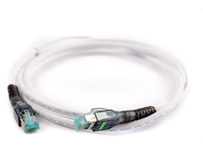 FibrainDATA Premium szerelt patchkábel, S/FTP cat.6A, fehér kábel, fekete törésgátló, 3,0m