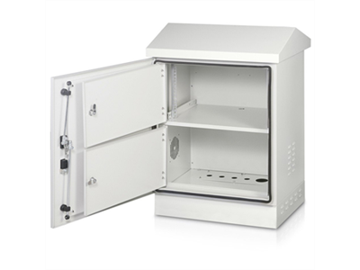 FORMRACK 20U 600x450 IP66 kültéri rack szekrény 100 mm lábazattal, dupla rétegű