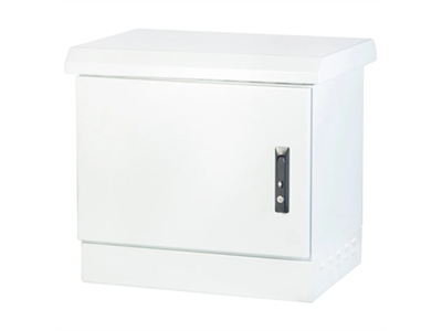 FORMRACK 7U 600x600 IP66 kültéri rack szekrény 100 mm lábazattal